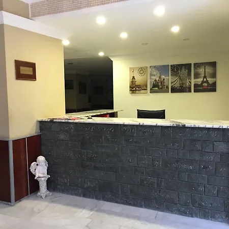 Zeus Hotel 2*