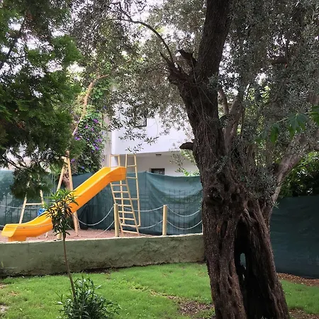 호텔 Zeus 투룬치